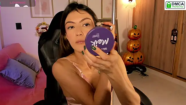 Snapshot of Lilabril chatting on 22, 10, 2025 Lilabril online show from 22, 10, 2025