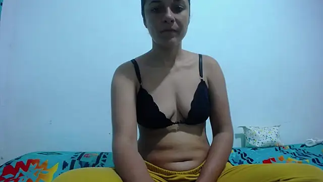 Snapshot of GiveLove1 chatting on 5, 1, 2025 GiveLove1 online show from 5, 1, 2025