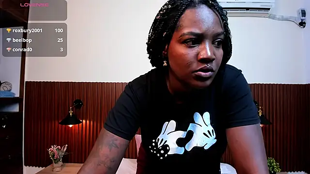 Snapshot of chanel_brunette chatting on 3, 3, 2025 chanel brunette online show from 3, 3, 2025