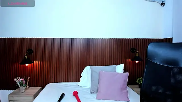 Snapshot of chanel_brunette chatting on 8, 3, 2025 chanel brunette online show from 8, 3, 2025