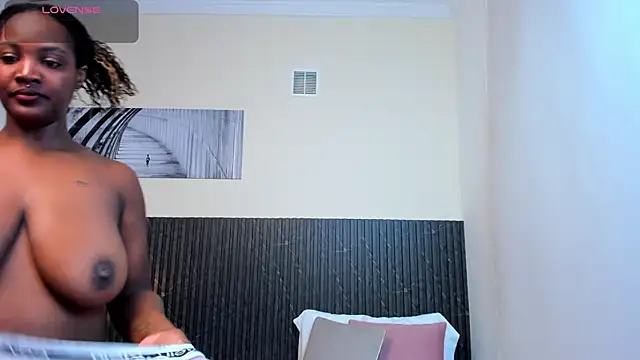 Snapshot of chanel_brunette chatting on 11, 3, 2025 chanel brunette online show from 11, 3, 2025