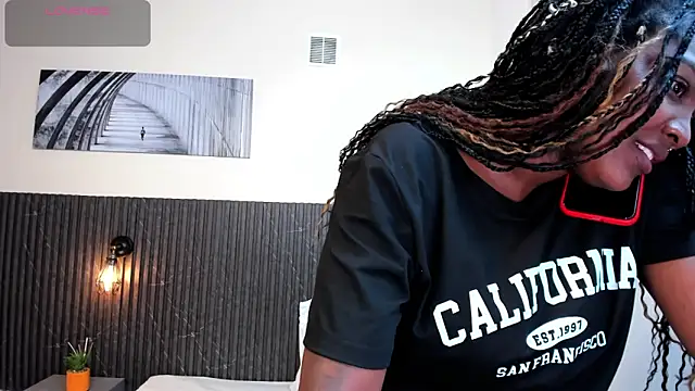 Snapshot of chanel_brunette chatting on 14, 3, 2025 chanel brunette online show from 14, 3, 2025