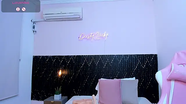 Snapshot of chanel_brunette chatting on 20, 3, 2025 chanel brunette online show from 20, 3, 2025