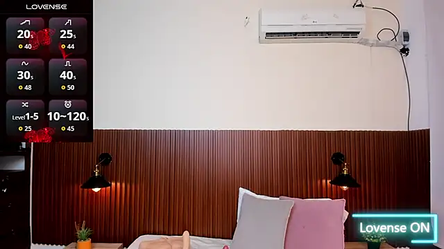 Snapshot of chanel_brunette chatting on 4, 10, 2025 chanel brunette online show from 4, 10, 2025