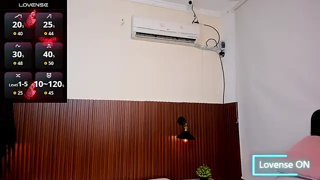 Snapshot of chanel_brunette chatting on 6, 10, 2025 chanel brunette online show from 6, 10, 2025