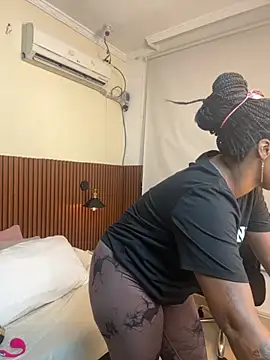 Snapshot of chanel_brunette chatting on 10, 10, 2025 chanel brunette online show from 10, 10, 2025