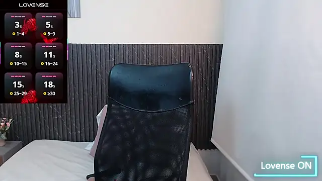 Snapshot of chanel_brunette chatting on 25, 11, 2025 chanel brunette online show from 25, 11, 2025