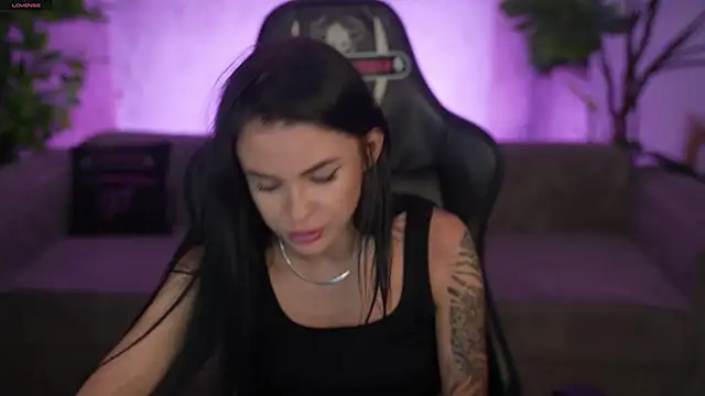 Snapshot of Tina_Breeze chatting on 15, 6, 2026 Tina Breeze online show from 15, 6, 2026