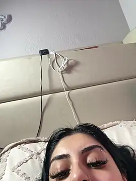 Snapshot of ThickerThanYoBitch chatting on 18, 9, 2025 ThickerThanYoBitch online show from 18, 9, 2025