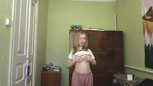 Riley Roo online show from 8, 12, 2024