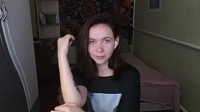 Riley Roo online show from 17, 9, 2025