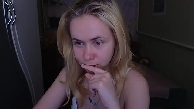 Snapshot of Riley_Roo chatting on 23, 3, 2026 Riley Roo online show from 23, 3, 2026