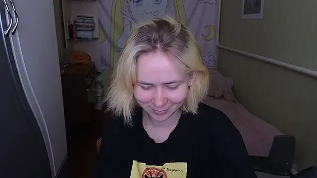 Snapshot of Riley_Roo chatting on 22, 4, 2026 Riley Roo online show from 22, 4, 2026