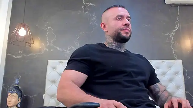 Snapshot of BruceDallas chatting on 8, 12, 2024 BruceDallas online show from 8, 12, 2024