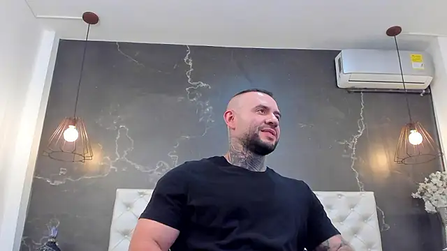 Snapshot of BruceDallas chatting on 8, 12, 2024 BruceDallas online show from 8, 12, 2024