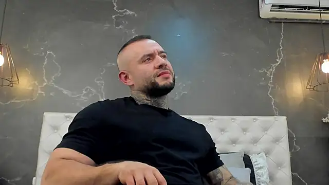 Snapshot of BruceDallas chatting on 12, 12, 2024 BruceDallas online show from 12, 12, 2024