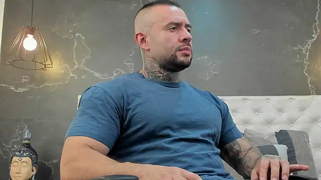 Snapshot of BruceDallas chatting on 19, 1, 2025 BruceDallas online show from 19, 1, 2025