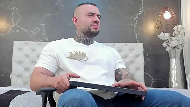 Snapshot of BruceDallas chatting on 20, 3, 2025 BruceDallas online show from 20, 3, 2025