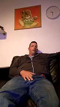 Snapshot of Knuffelstaaf123 chatting on 29, 4, 2026 Knuffelstaaf123 online show from 29, 4, 2026