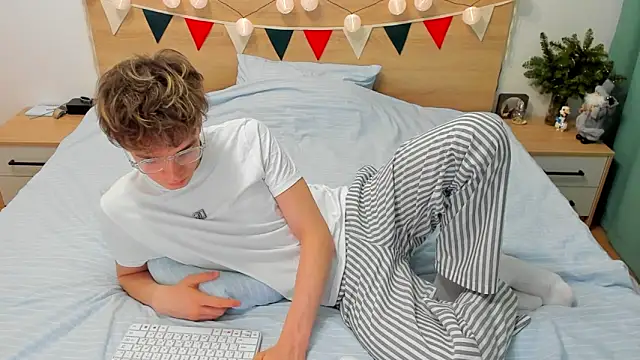 Fandi 777 online show from 3, 1, 2025