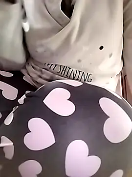 Snapshot of tahra-19 chatting on 25, 1, 2025 tahra-19 online show from 25, 1, 2025