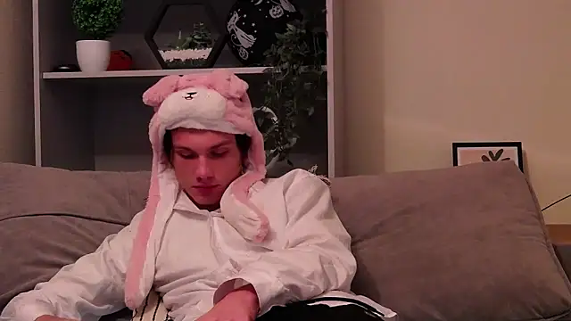 Snapshot of CalvinCay chatting on 3, 12, 2024 CalvinCay online show from 3, 12, 2024