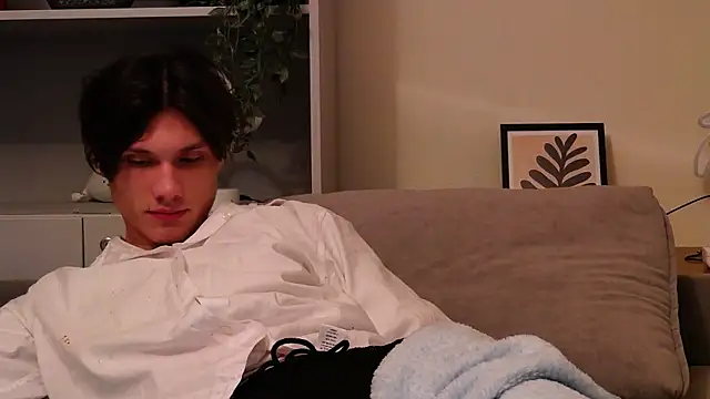 Snapshot of CalvinCay chatting on 4, 12, 2024 CalvinCay online show from 4, 12, 2024