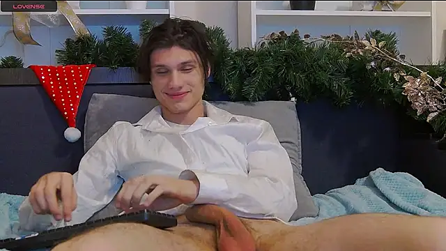 Snapshot of CalvinCay chatting on 31, 12, 2024 CalvinCay online show from 31, 12, 2024