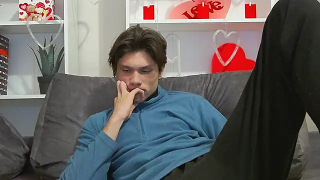 Snapshot of CalvinCay chatting on 8, 2, 2025 CalvinCay online show from 8, 2, 2025