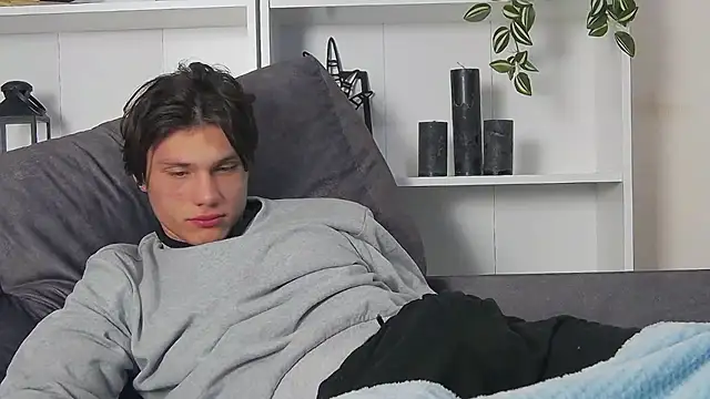 Snapshot of CalvinCay chatting on 28, 2, 2025 CalvinCay online show from 28, 2, 2025