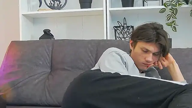 Snapshot of CalvinCay chatting on 7, 3, 2025 CalvinCay online show from 7, 3, 2025