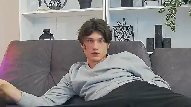 Snapshot of CalvinCay chatting on 7, 3, 2025 CalvinCay online show from 7, 3, 2025