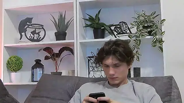 Snapshot of CalvinCay chatting on 14, 3, 2025 CalvinCay online show from 14, 3, 2025