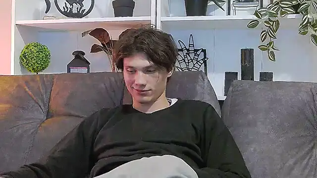 Snapshot of CalvinCay chatting on 17, 3, 2025 CalvinCay online show from 17, 3, 2025