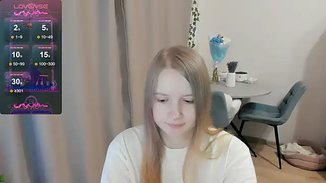 Snapshot of Alyaley chatting on 8, 9, 2025 Alyaley online show from 8, 9, 2025