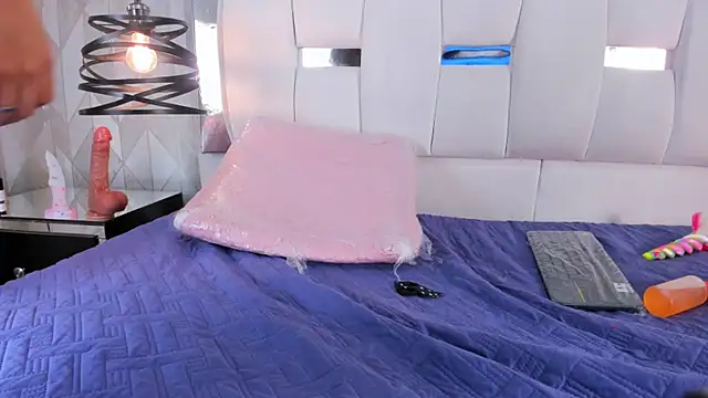 Snapshot of RileyThompson1 chatting on 15, 3, 2025 RileyThompson1 online show from 15, 3, 2025