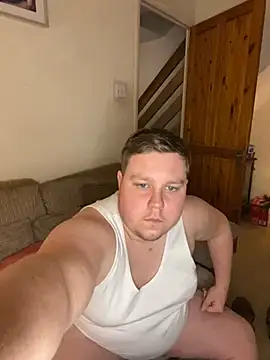 Snapshot of Lukeyboy027 chatting on 2, 1, 2025 Lukeyboy027 online show from 2, 1, 2025