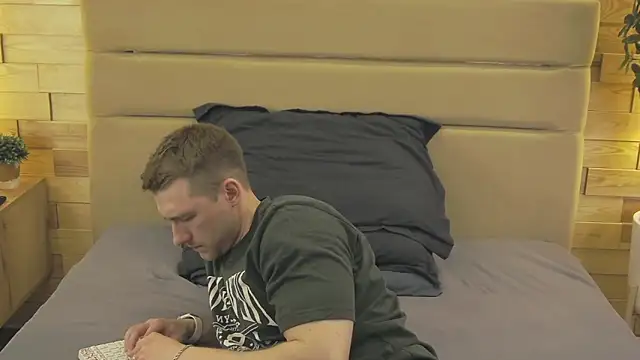 EthanPinkman online show from 11, 4, 2026