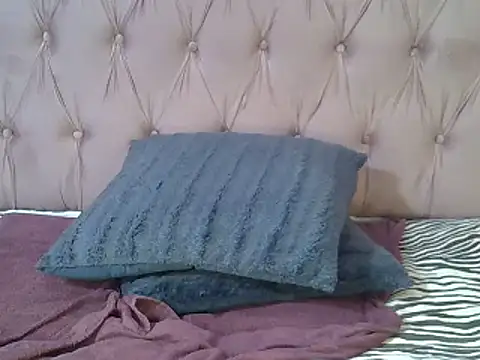 Snapshot of SweetMellowX1 chatting on 22, 2, 2025 SweetMellowX1 online show from 22, 2, 2025