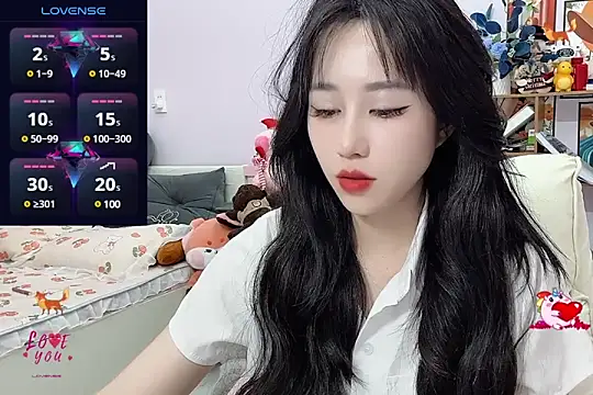 Snapshot of _LLisa_ chatting on 6, 1, 2025 LLisa online show from 6, 1, 2025