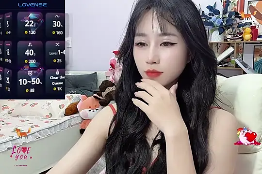 Snapshot of _LLisa_ chatting on 7, 1, 2025 LLisa online show from 7, 1, 2025