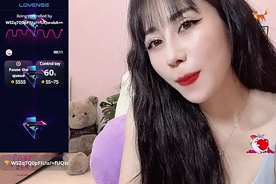 Snapshot of _LLisa_ chatting on 5, 3, 2025 LLisa online show from 5, 3, 2025