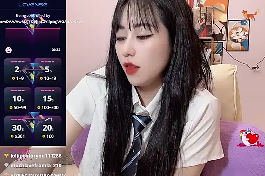 Snapshot of _LLisa_ chatting on 5, 3, 2025 LLisa online show from 5, 3, 2025