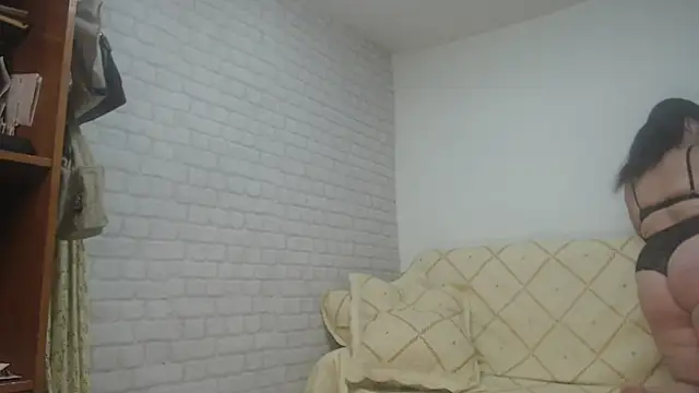 EmmaSquirt online show from 6, 2, 2025