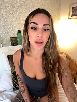 Snapshot of Alisa-Marie chatting on 7, 11, 2025 Alisa-Marie online show from 7, 11, 2025