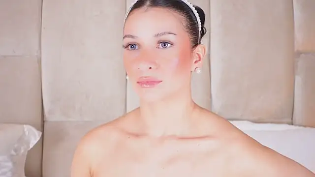 Snapshot of KiraKayleigh1 chatting on 7, 3, 2025 KiraKayleigh1 online show from 7, 3, 2025