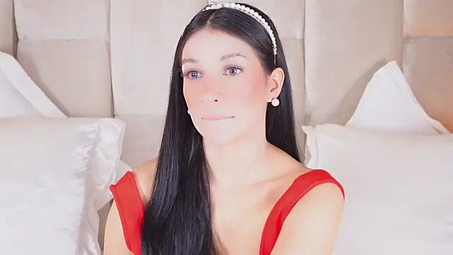 Snapshot of KiraKayleigh1 chatting on 8, 3, 2025 KiraKayleigh1 online show from 8, 3, 2025