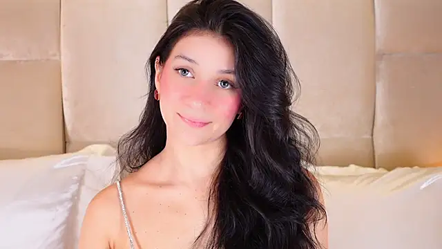 Snapshot of KiraKayleigh1 chatting on 17, 10, 2025 KiraKayleigh1 online show from 17, 10, 2025