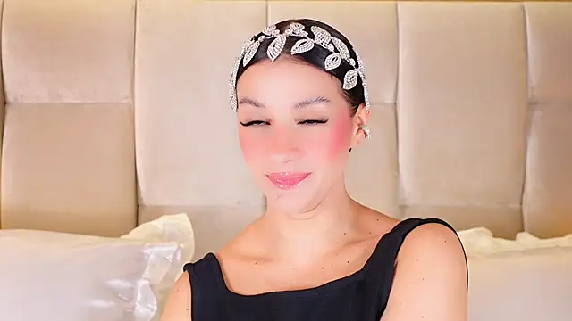 Snapshot of KiraKayleigh1 chatting on 17, 11, 2025 KiraKayleigh1 online show from 17, 11, 2025