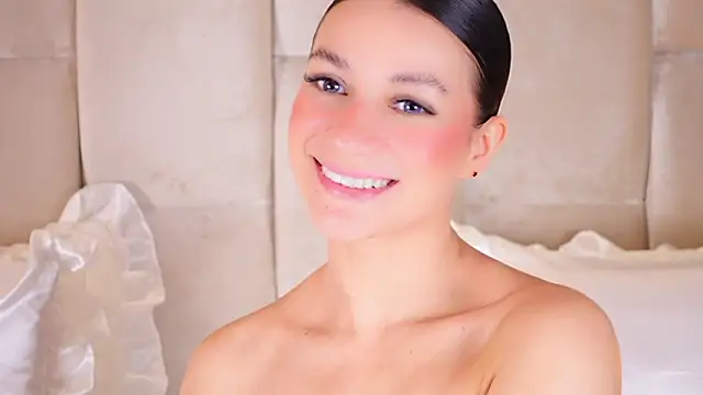 Snapshot of KiraKayleigh1 chatting on 27, 2, 2026 KiraKayleigh1 online show from 27, 2, 2026